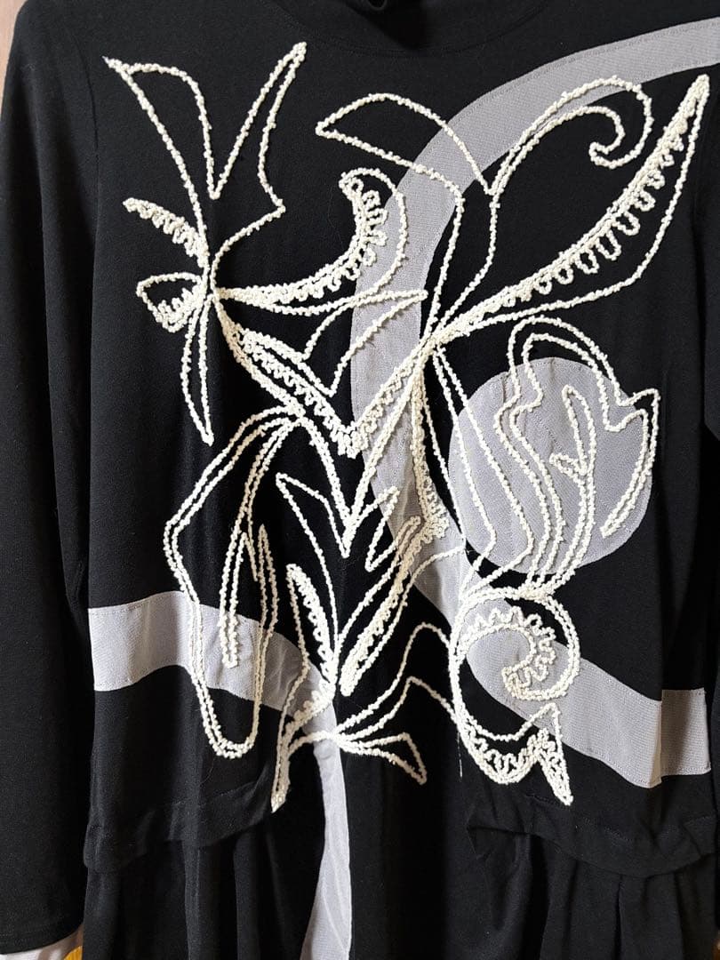 ☆センソユニコ　tbチュニック　黒にコード刺繍