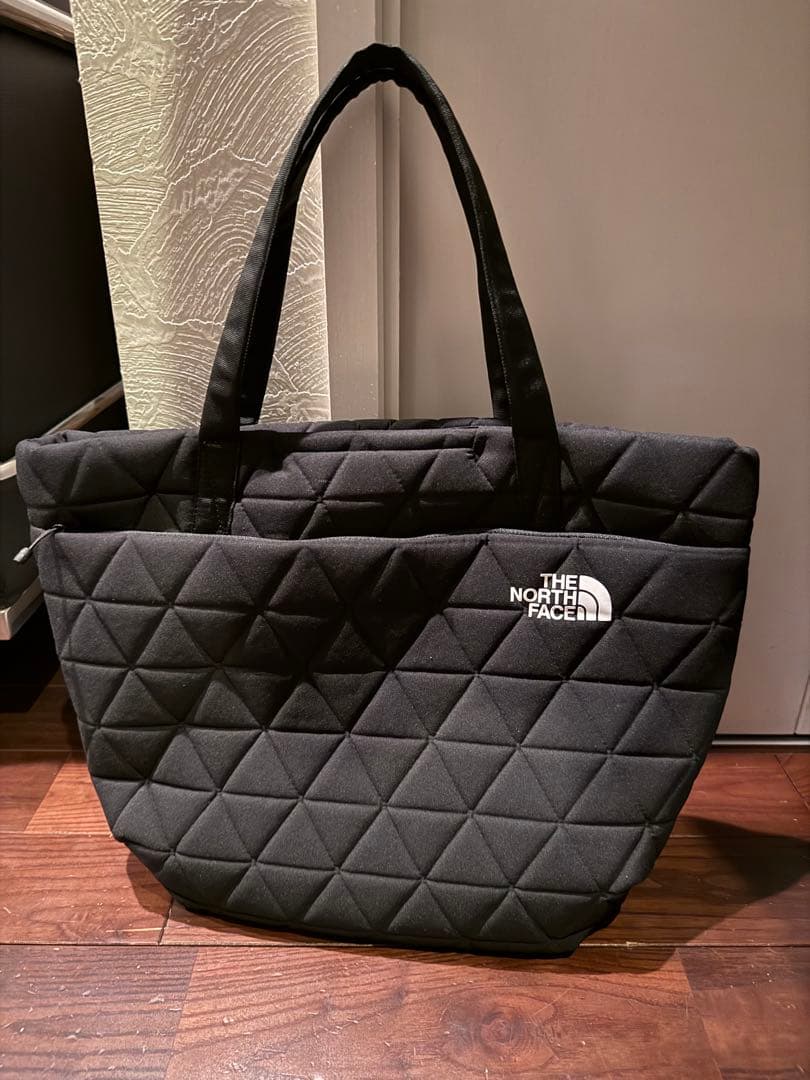 最終値。新品未使用品THE NORTH FACE キルティング　トートバッグ　黒