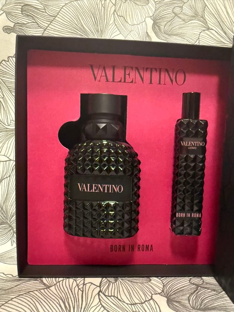 【ヴァレンティノ】ウオモ ボーン イン ローマ オードトワレ　ギフトセット