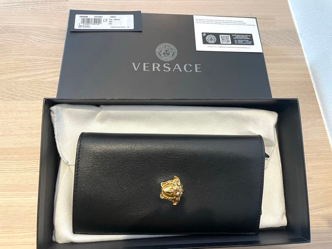 【最終お値下げ】VERSACE ブラック 長財布 箱付き