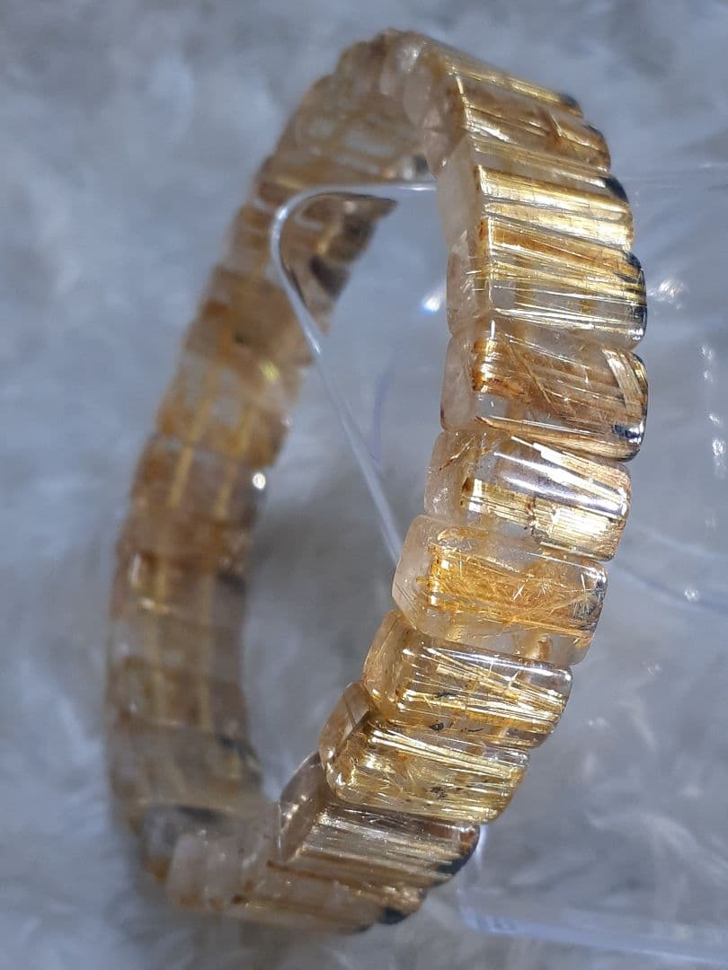 天然石　　ルチルクォーツ　バングル　ヘマタイト入り