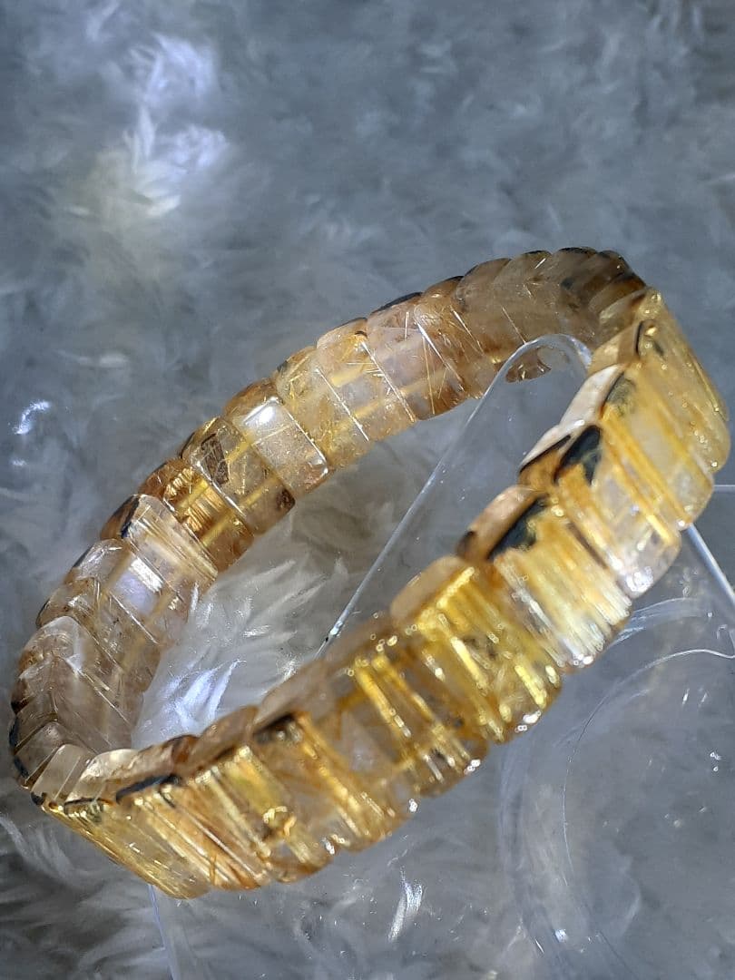 天然石　　ルチルクォーツ　バングル　ヘマタイト入り