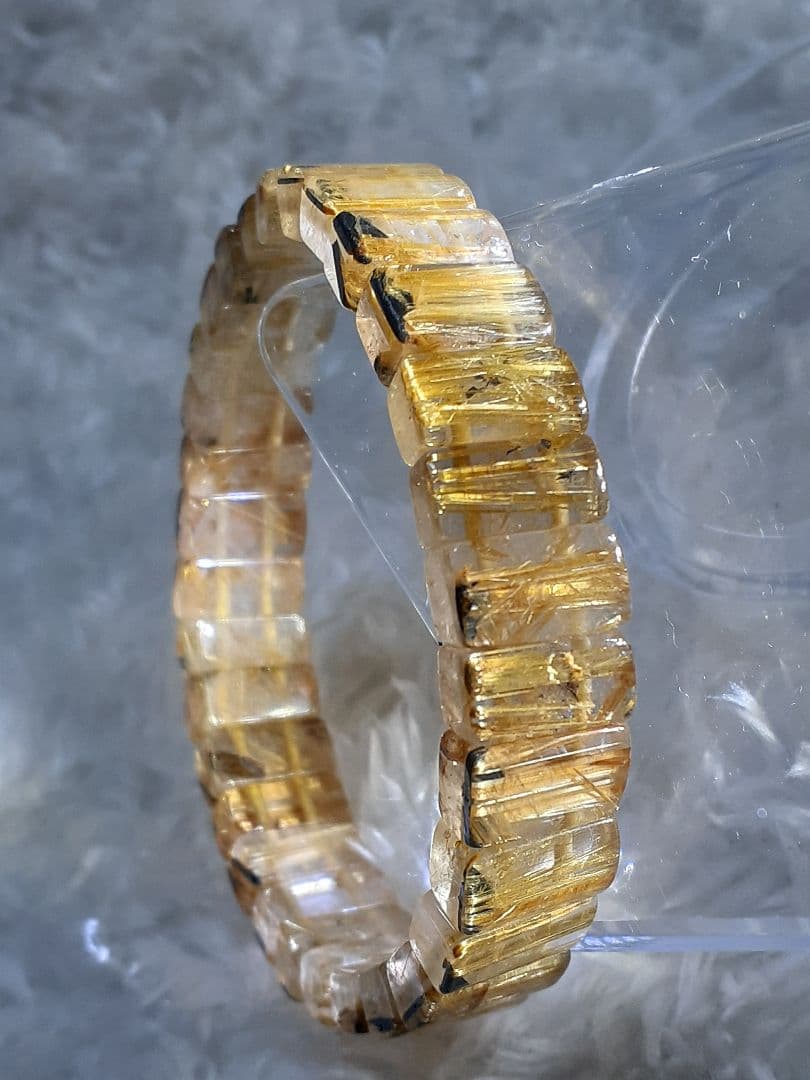 天然石　　ルチルクォーツ　バングル　ヘマタイト入り