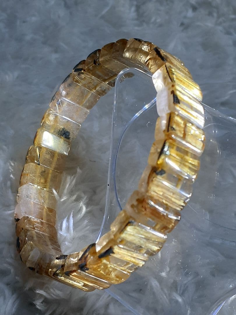 天然石　　ルチルクォーツ　バングル　ヘマタイト入り