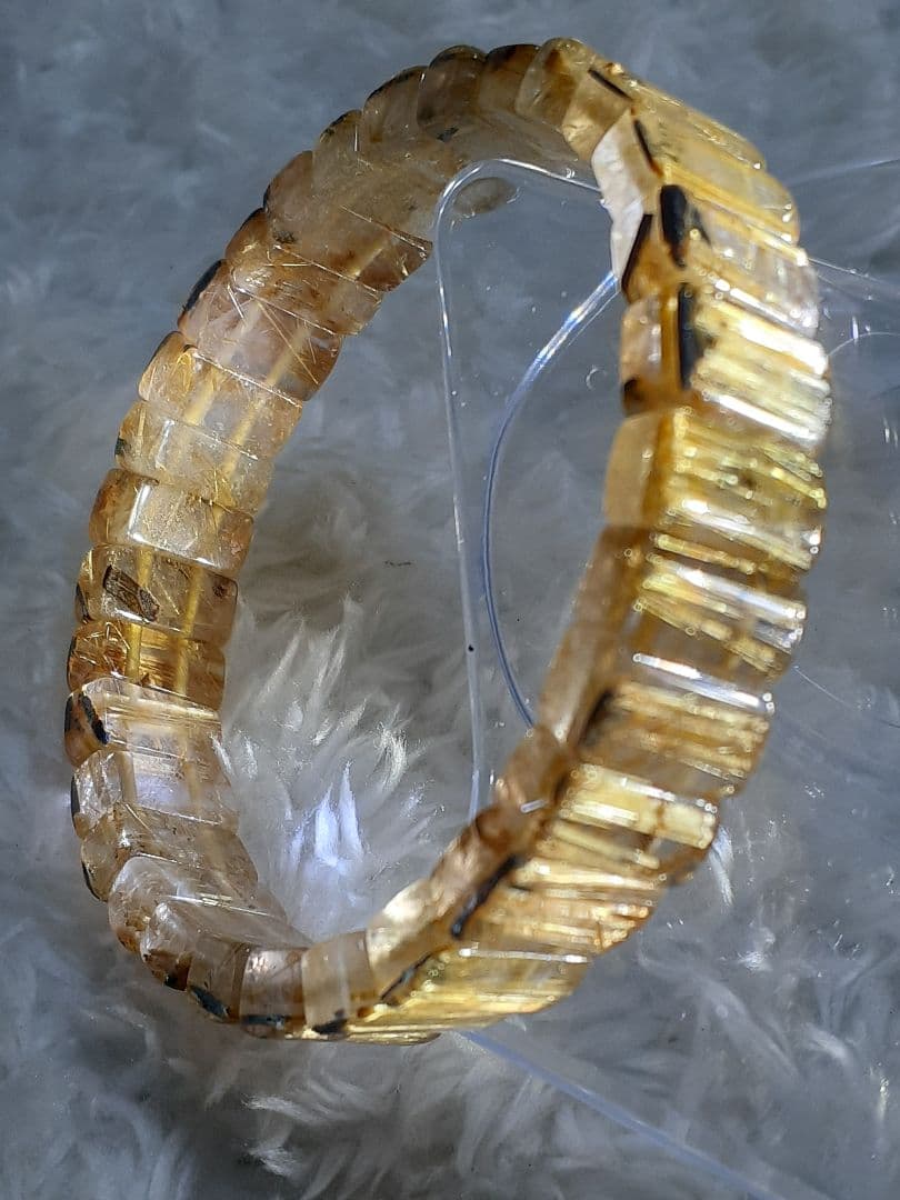 天然石　　ルチルクォーツ　バングル　ヘマタイト入り