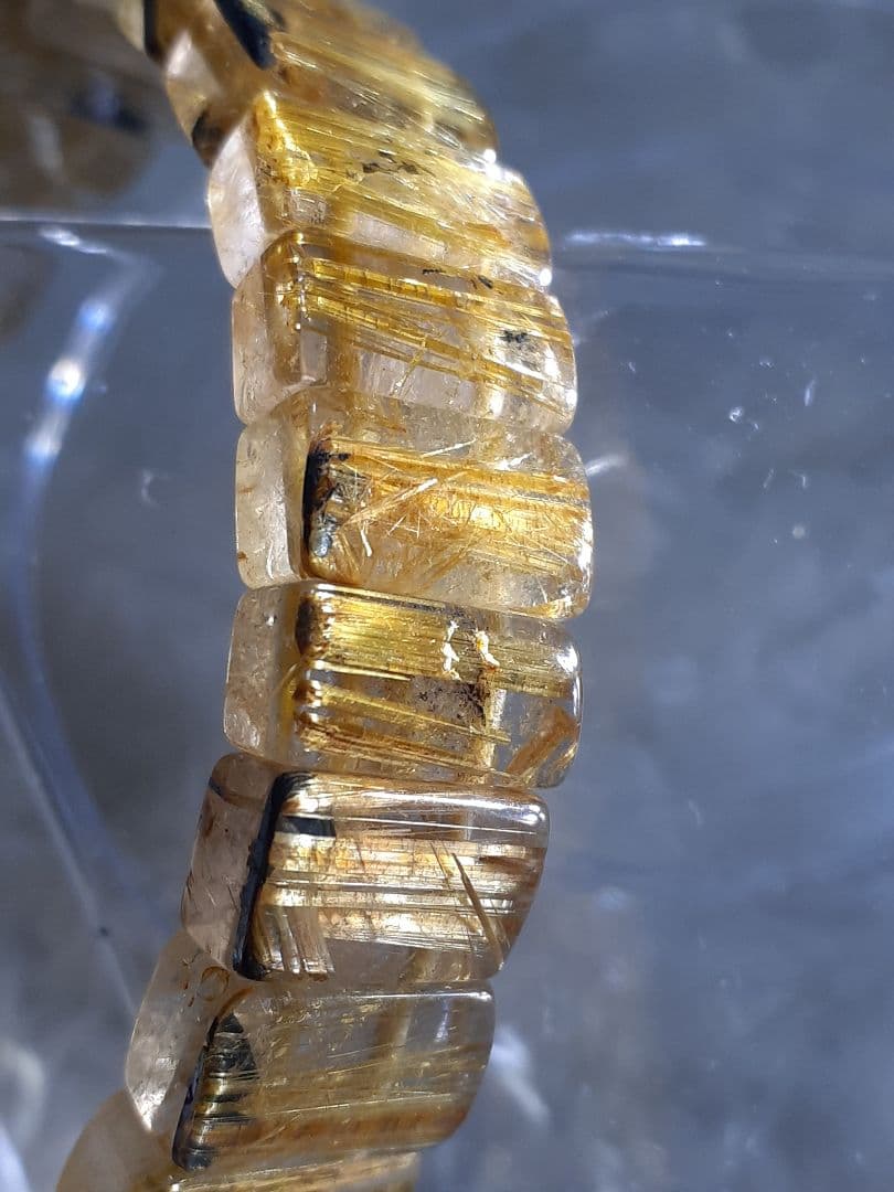 天然石　　ルチルクォーツ　バングル　ヘマタイト入り