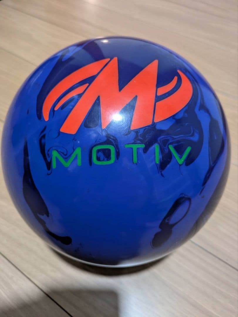 MOTIV VENOM SHOCK　ボウリング　15ポンド　サムレス　美品