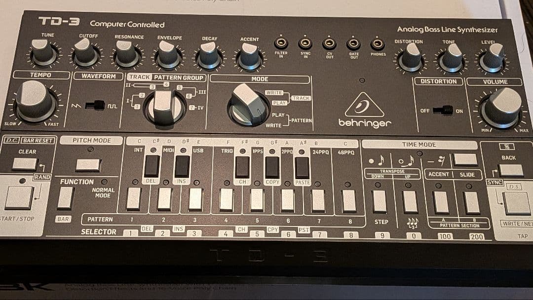 Behringer TD-3-BK アナログシンセサイザー