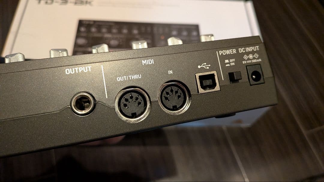 Behringer TD-3-BK アナログシンセサイザー