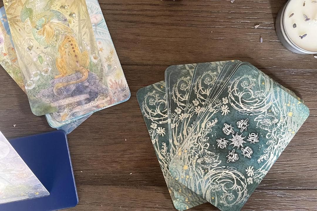 【正規品タロットカード】人気作者の繊細なアート作品✨生命力あふれる緑のデッキ