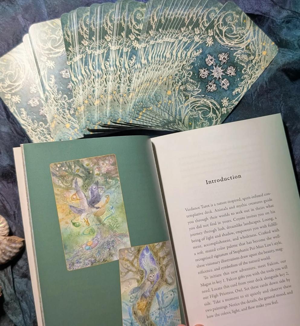 【正規品タロットカード】人気作者の繊細なアート作品✨生命力あふれる緑のデッキ