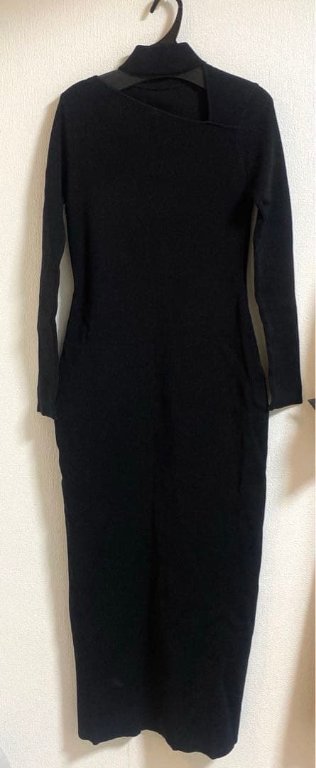 アニュアンス　デザインネックナローニットワンピース