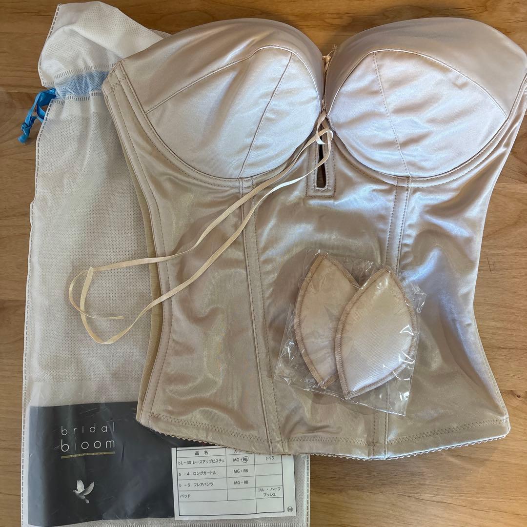 Bridal bloom レースアップビスチェ h70
