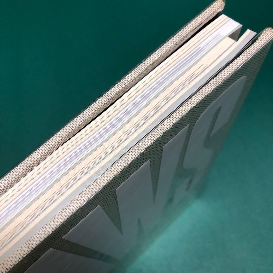 KAWS カウズ 作品集