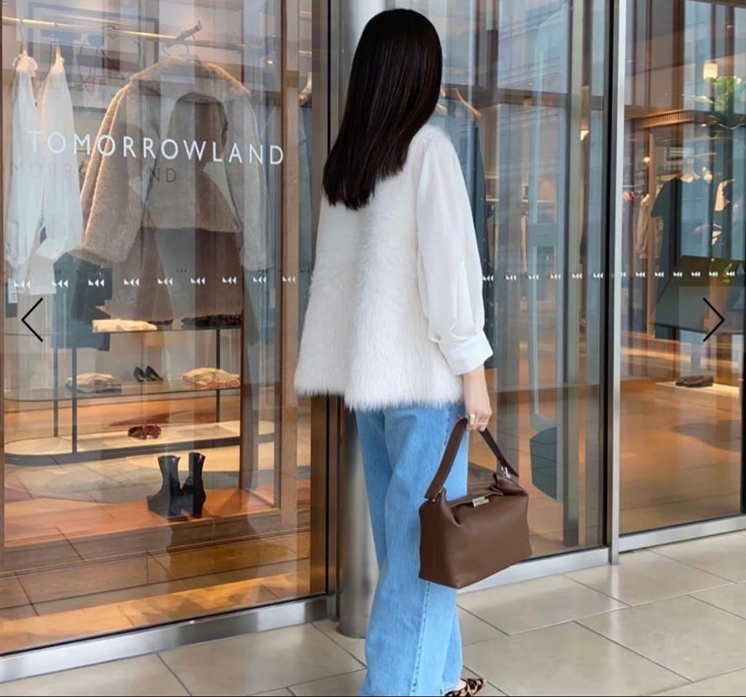 トゥモローランド　　フェザーヤーン ペプラムベスト　新品　タグ付　人気完売品