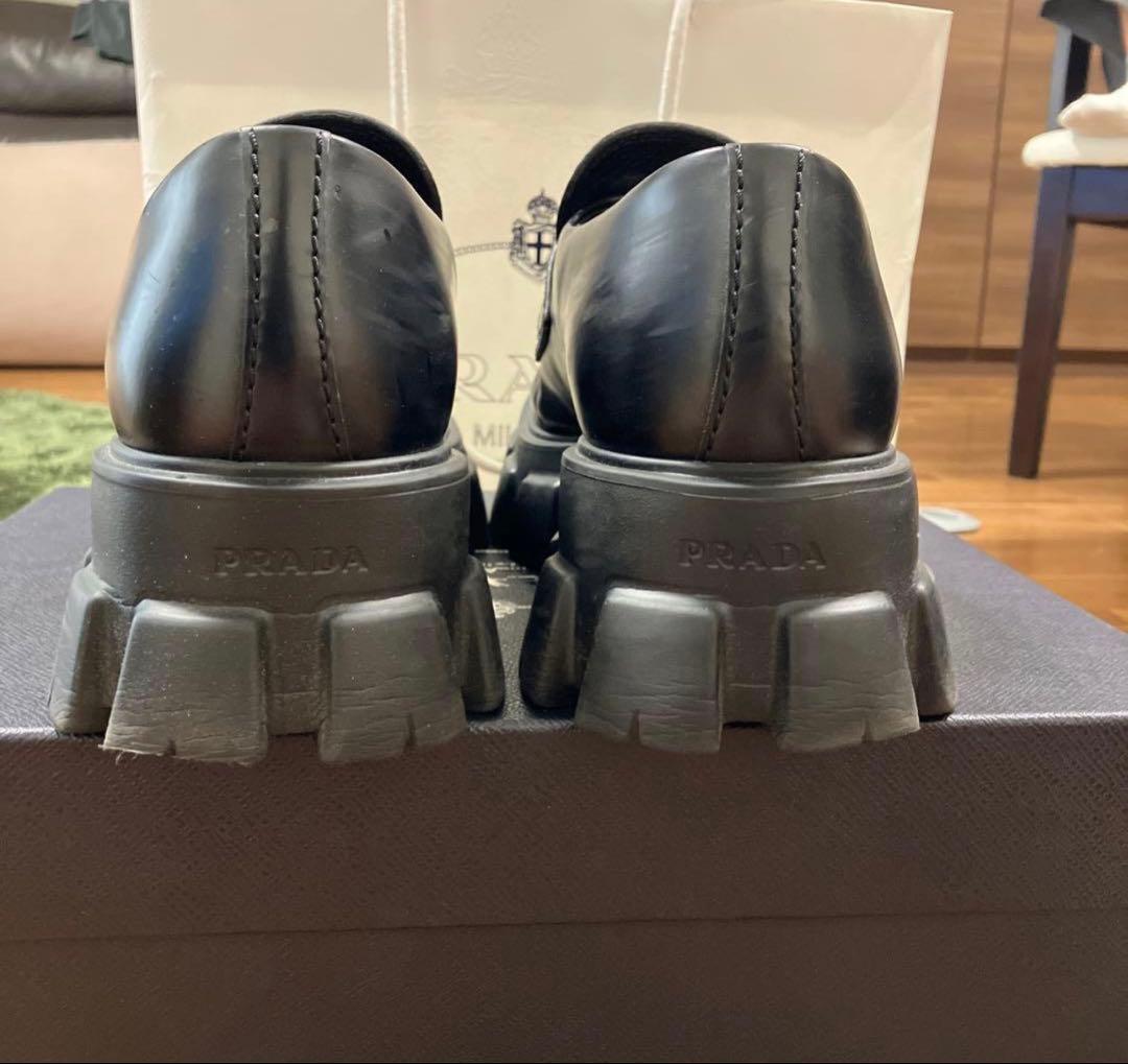 PRADA モノリス　ローファー　10