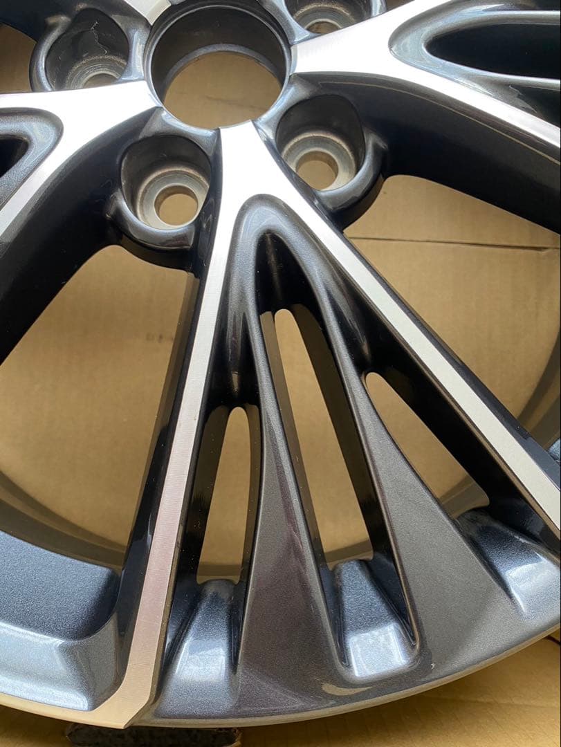 60プリウス純正19インチホイール一本