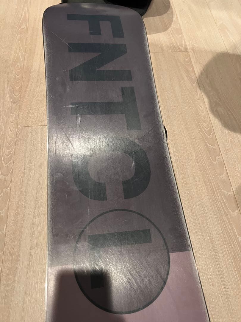 【美品】FNTCスノーボード　SALOMONビンディング付※2025年12月購入