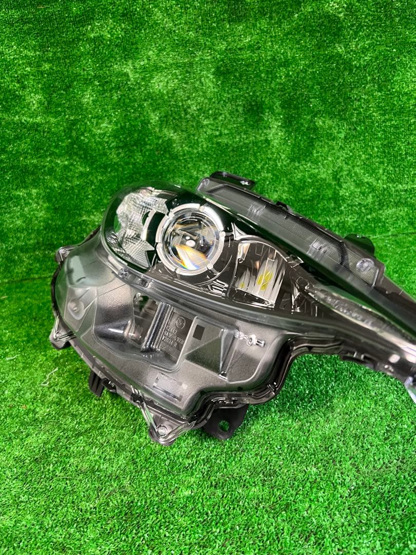 マツダ ロードスター ND系 純正 右ヘッドライト LED