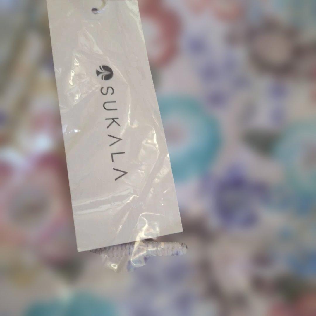 新品☆スカーラ☆エンブロイダリーレギンス　L