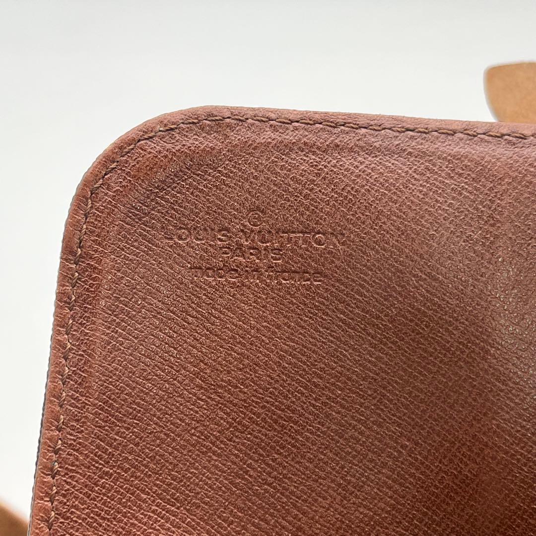 Louis Vuitton モノグラム カルトシエール