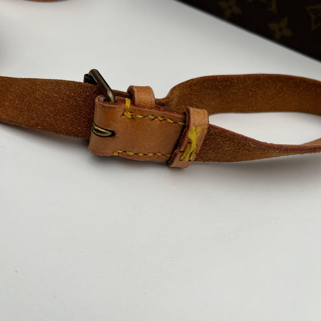 Louis Vuitton モノグラム カルトシエール