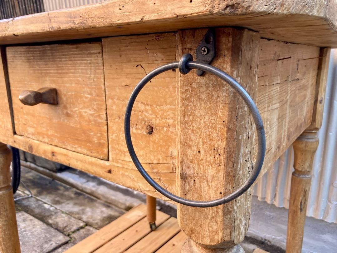 アンティークキャスター付きテーブル