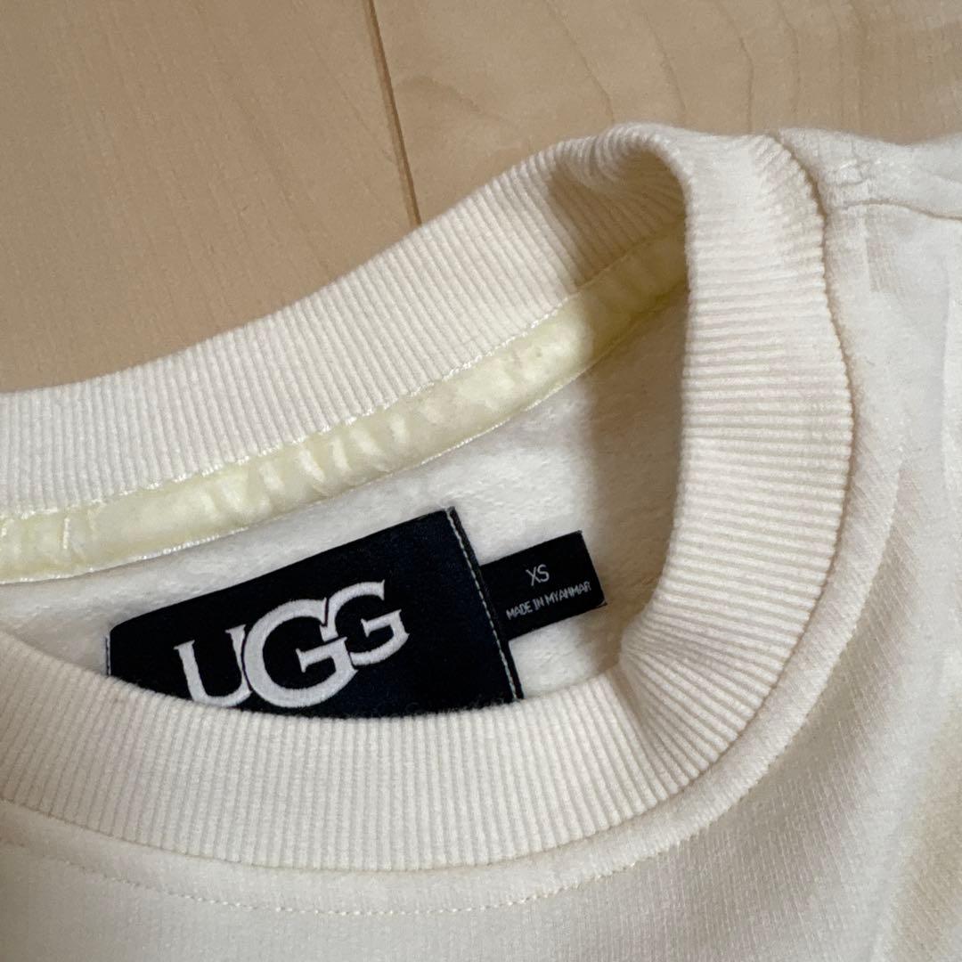 UGGロゴトレーナー　白XS