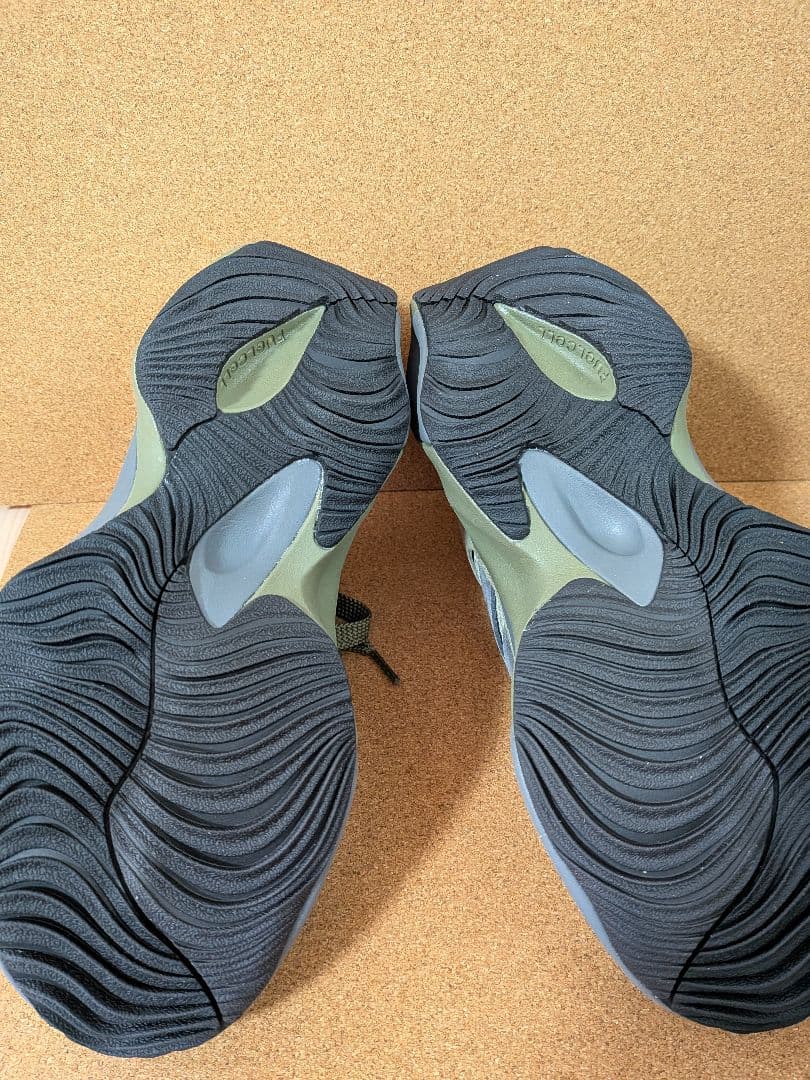 new balanceワープドランナー24.5Dオリーブ　レディース
