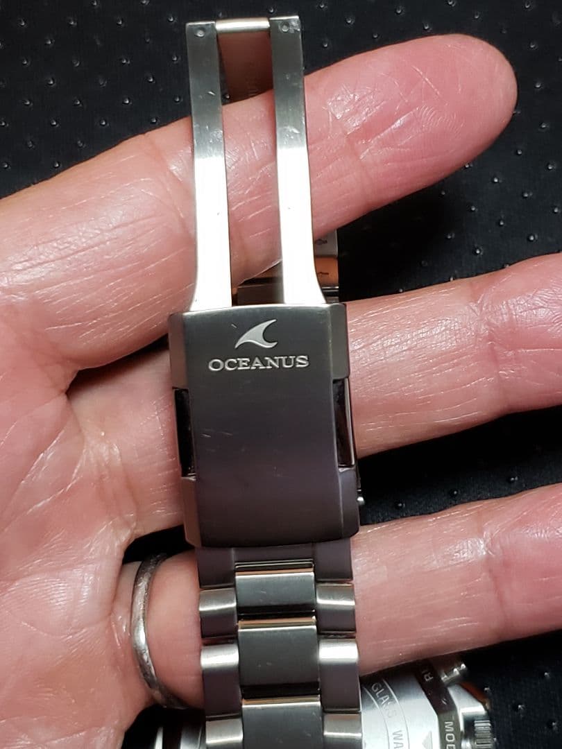 ソーラー、電波腕時計 CASIO OCEANUS クォーツ