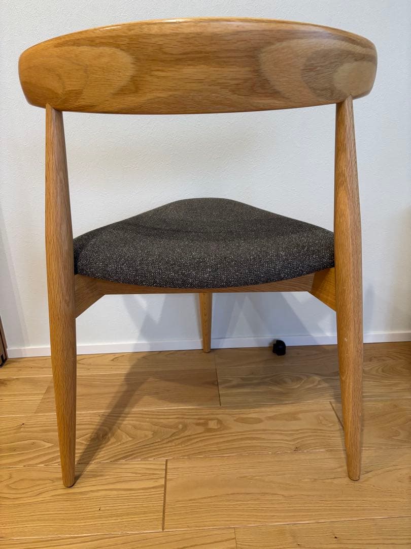 トライレッグチェア センプレ　SEMPRE ダイニングチェア