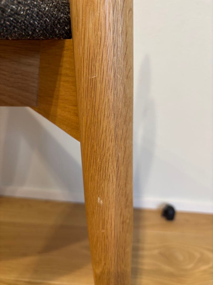 トライレッグチェア センプレ　SEMPRE ダイニングチェア