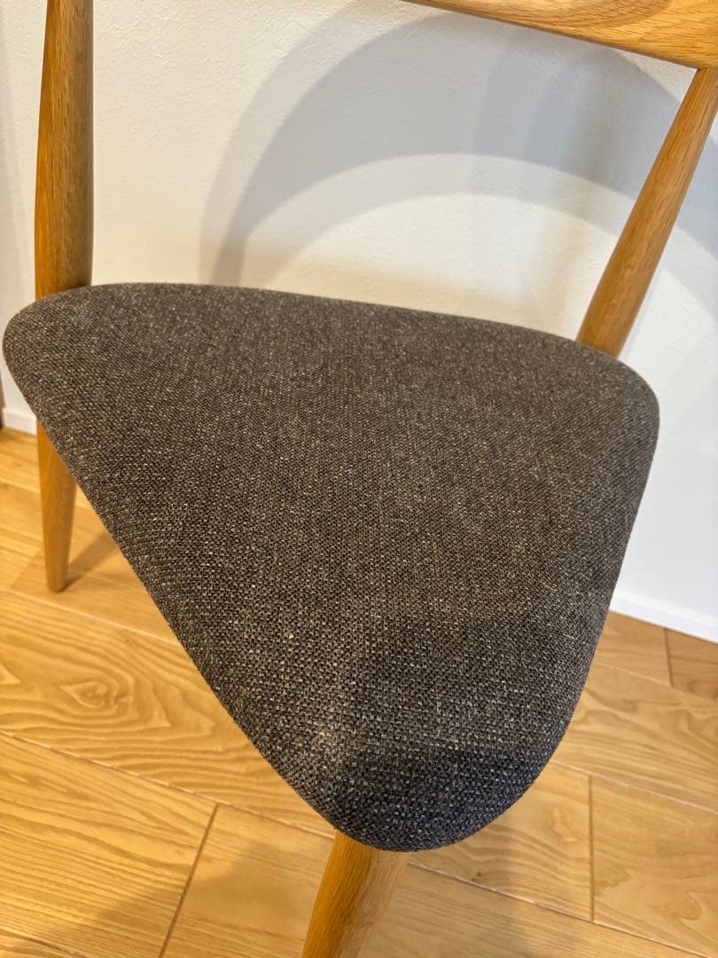 トライレッグチェア センプレ　SEMPRE ダイニングチェア