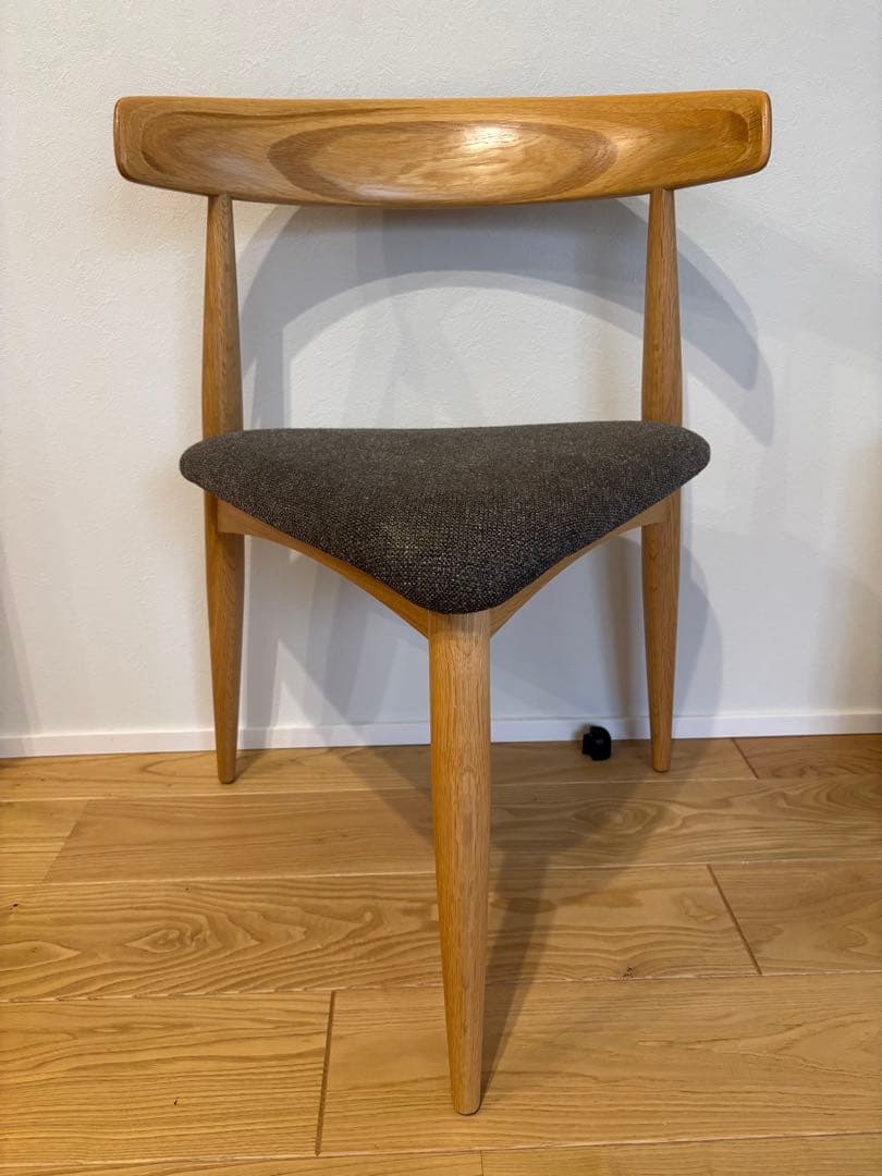 トライレッグチェア センプレ　SEMPRE ダイニングチェア