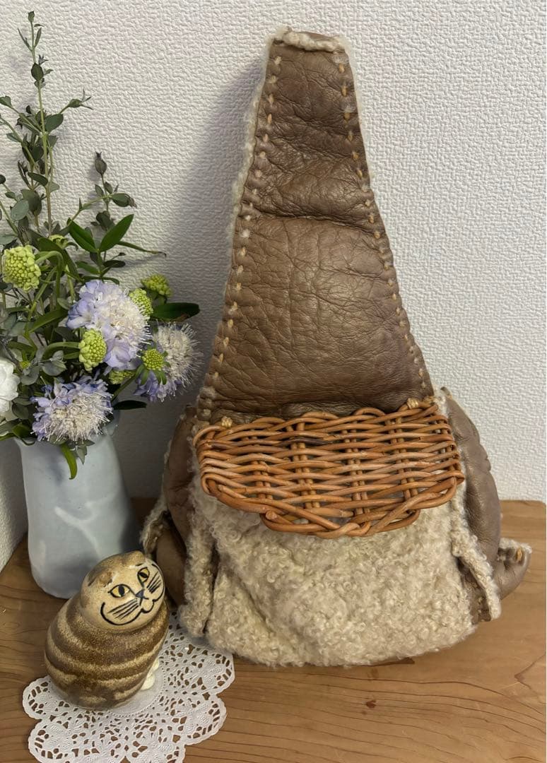 eb.a.gos ムートン×レザーミニバッグ