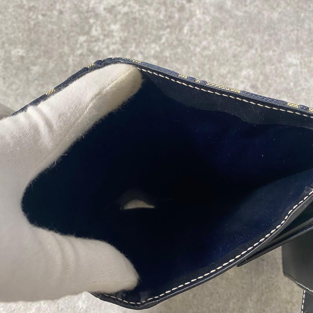 美品　FENDI フェンディ　折り財布　ズッカ柄　マンマバケット　グレー