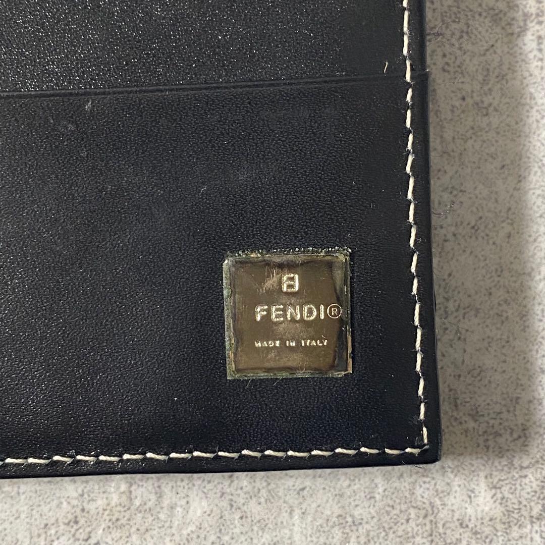 美品　FENDI フェンディ　折り財布　ズッカ柄　マンマバケット　グレー