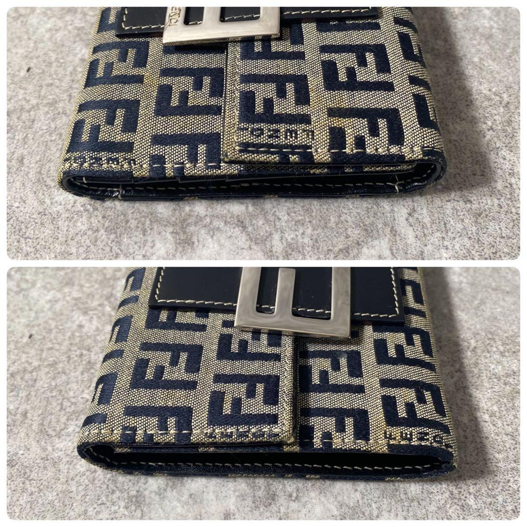 美品　FENDI フェンディ　折り財布　ズッカ柄　マンマバケット　グレー