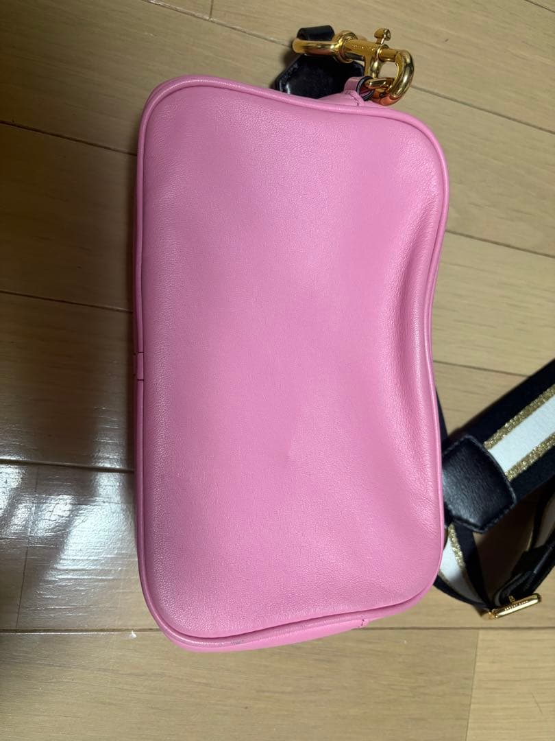 MARC JACOBS ピンクショルダーバッグ