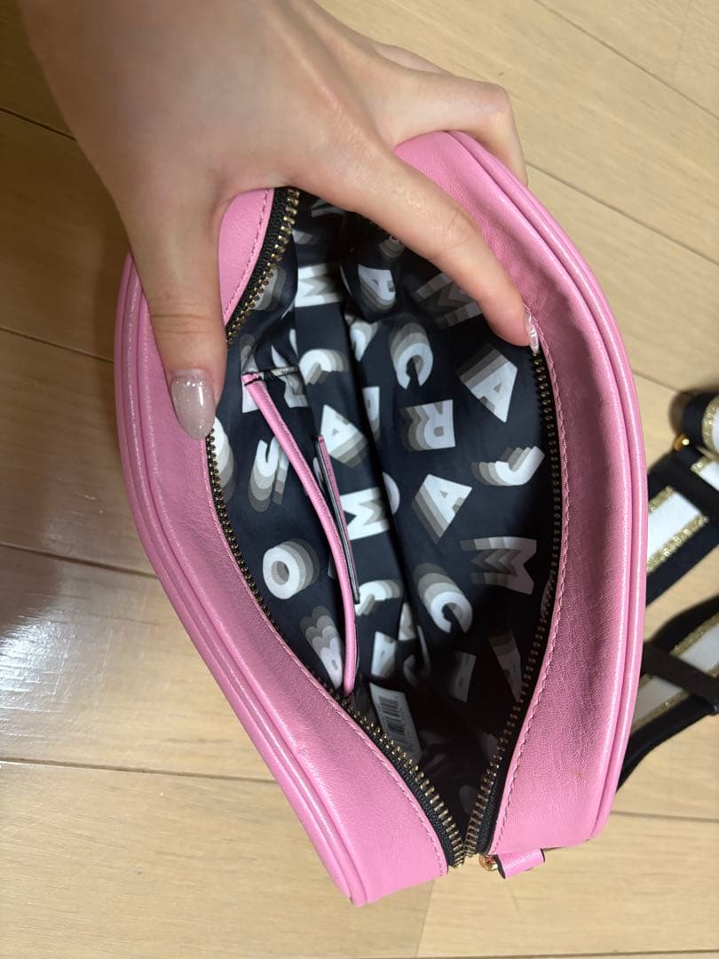 MARC JACOBS ピンクショルダーバッグ