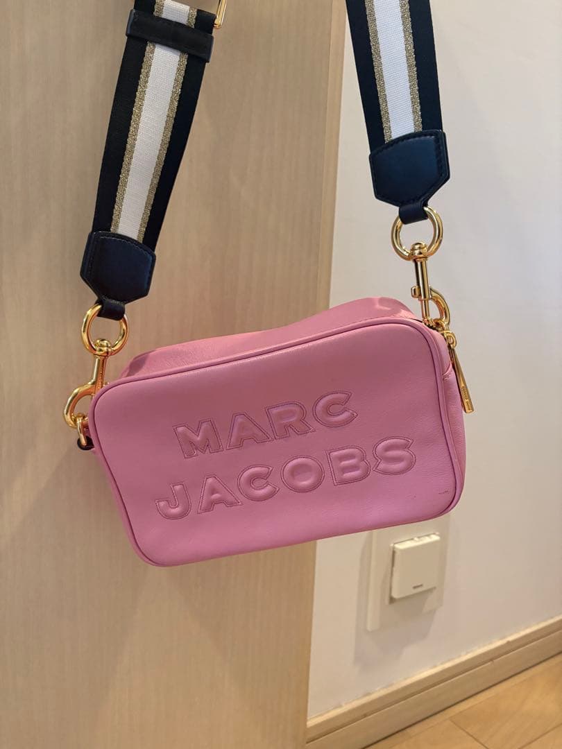 MARC JACOBS ピンクショルダーバッグ