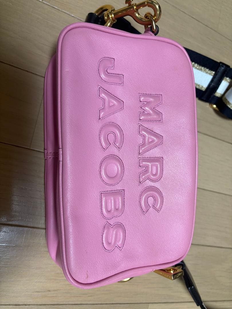 MARC JACOBS ピンクショルダーバッグ