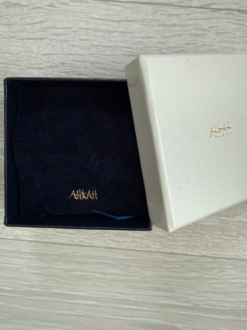 もふもふ　 ahkah カトルセハートネックレス