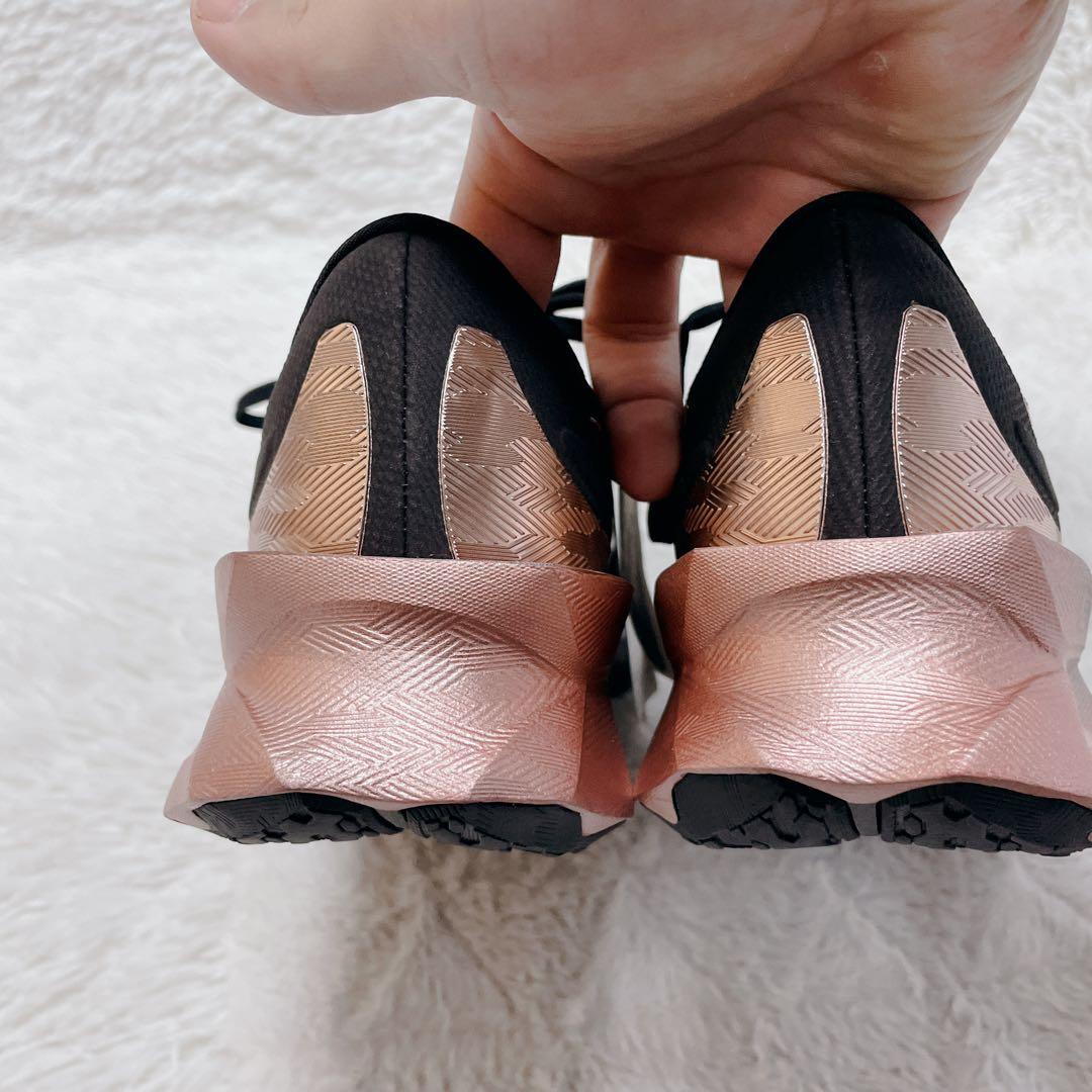 新品　海外限定　アシックス　ノヴァブラスト5 ブラック　24.0 スニーカー