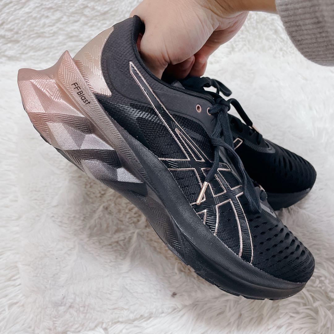 新品　海外限定　アシックス　ノヴァブラスト5 ブラック　24.0 スニーカー