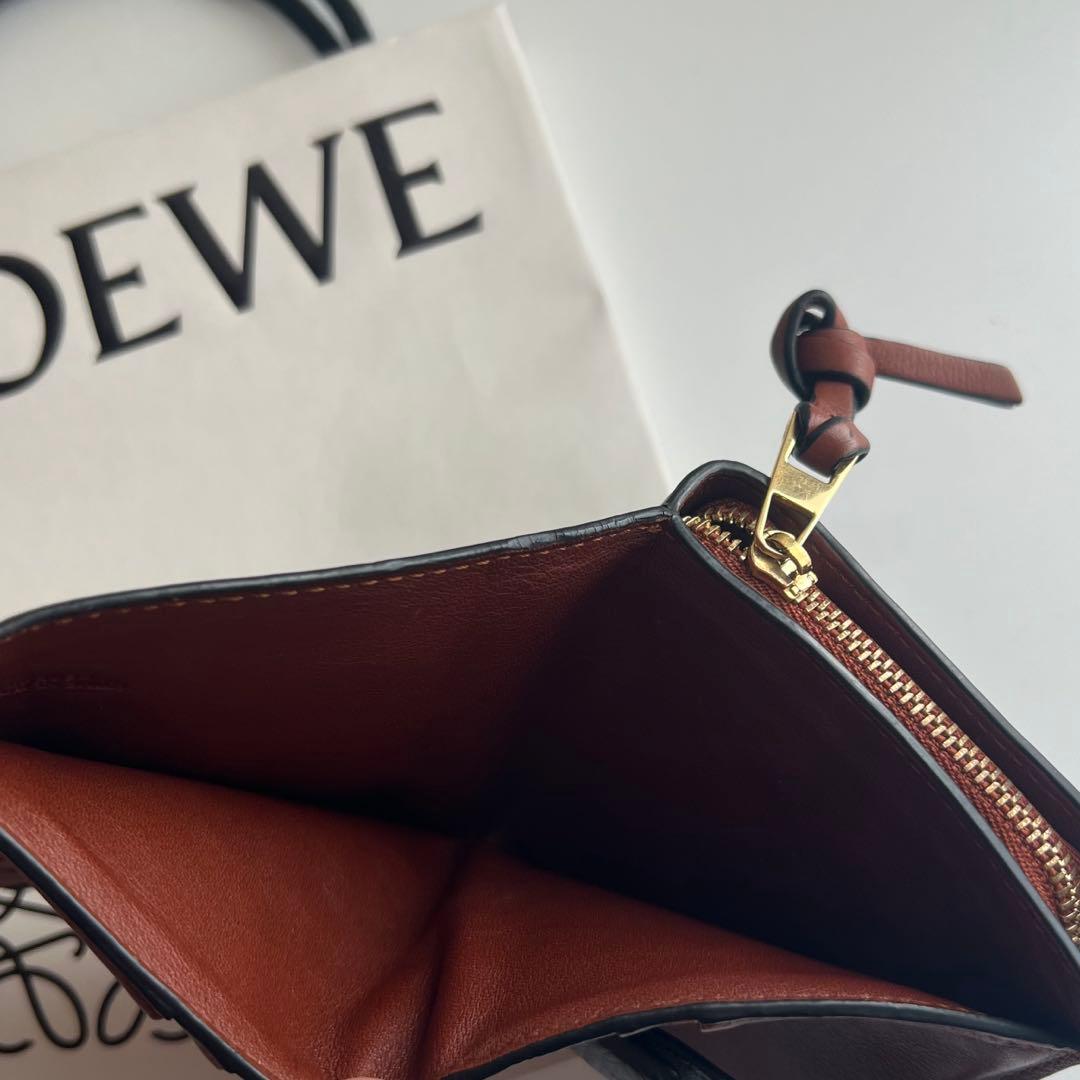 49 美品 LOEWE ロエベ 2つ折り財布