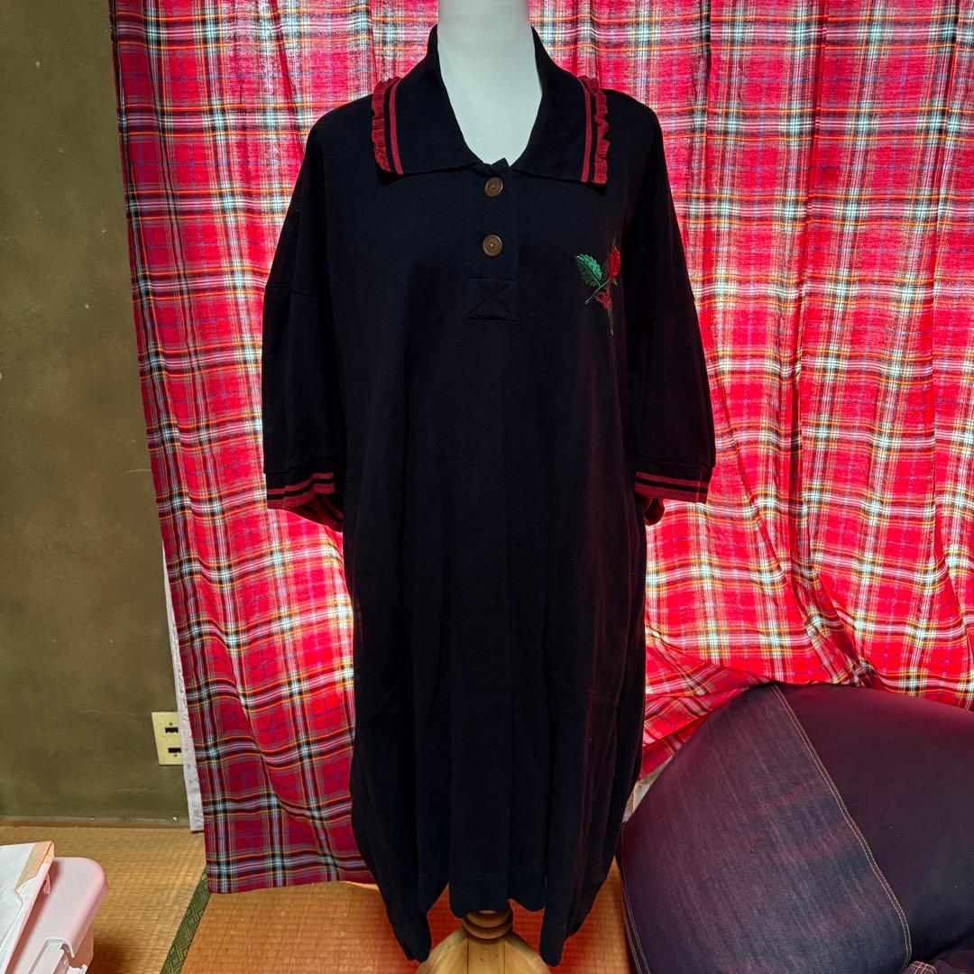 Vivienne Westwood 薔薇オーブ刺繍　フリルポロワンピース