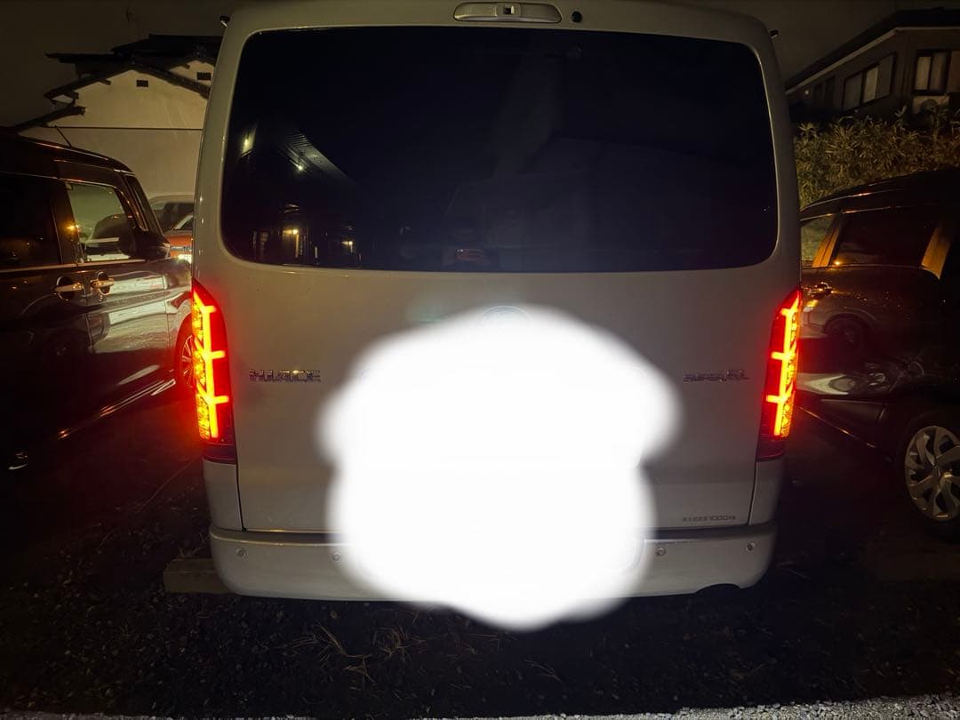 トヨタ ハイエース LEDテールライト