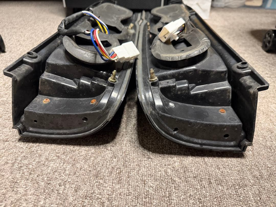 トヨタ ハイエース LEDテールライト