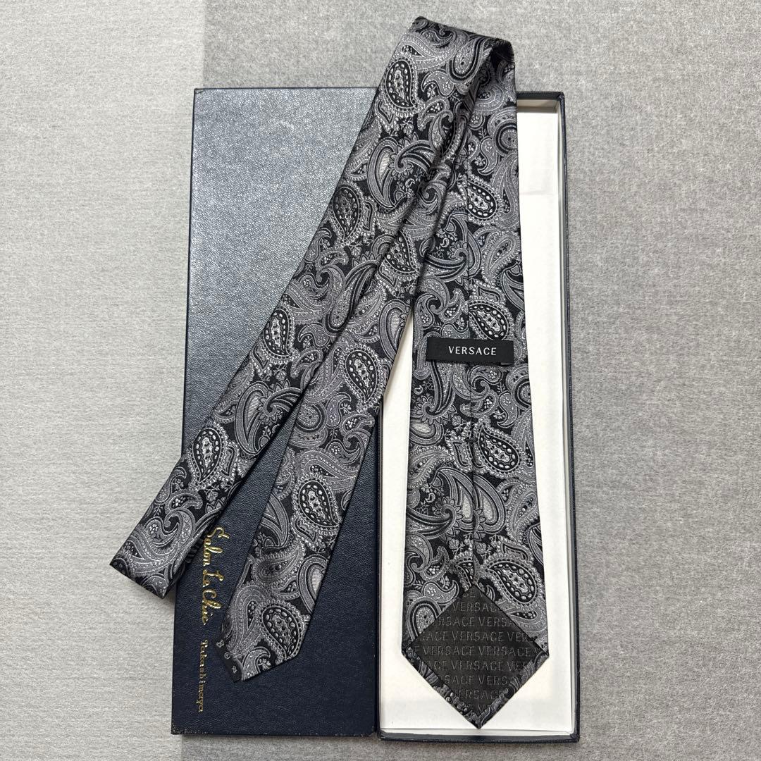 ヴェルサーチ　ネクタイ　グレー　ペイズリー柄　シルクジャガード　派手